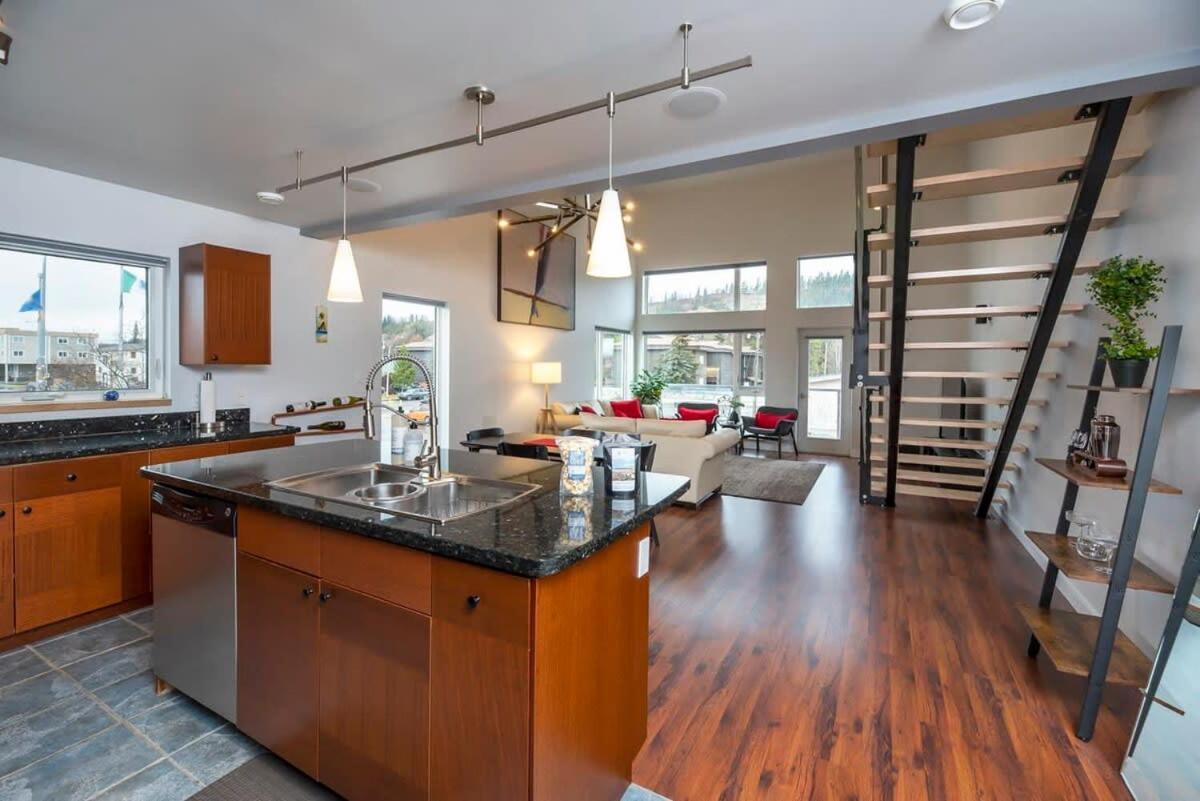 Nn - The Flame - Downtown 1-Bed 2-Bath Villa Whitehorse Luaran gambar